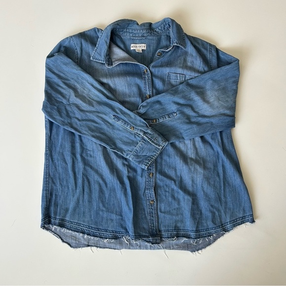 Ava & Viv Plus Size 2X Denim Button Down Shirt with Distressed Hem - Picture 9 of 13